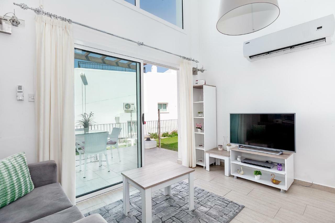 Seaview Selvi Village Apt Vasilia Екстер'єр фото